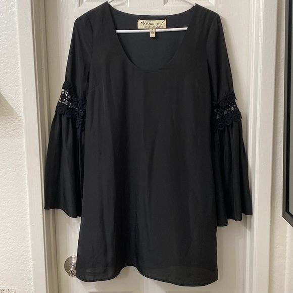 NWOT Nina’s by Stone Cold Fox *Bell Sleeve Dress* - Picture 6 of 10